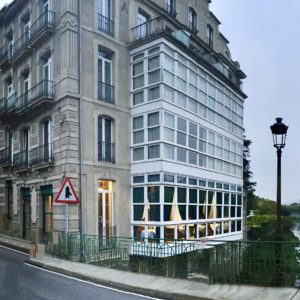 Fachada do Hotel Acuña
