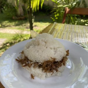 Cuscuz com carne de sol (Delícias e Café)